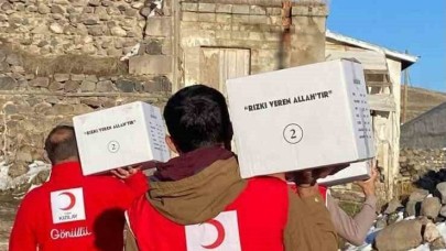 Kızılay Yardım Kolilerinde Anlamlı Mesaj: 'Rızkı veren Allah'tır'